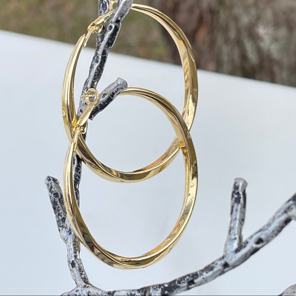 NEW 18K Gold Plated Chunky Big Circle Drop Hoop Earrings 2 1/4” - Picture 12 of 14